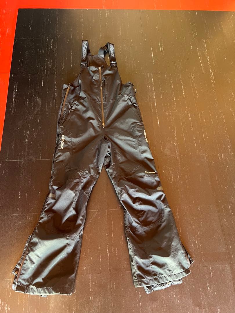 売り切り最終価格 ski-doo スノーモービルウェアセット 黒/白