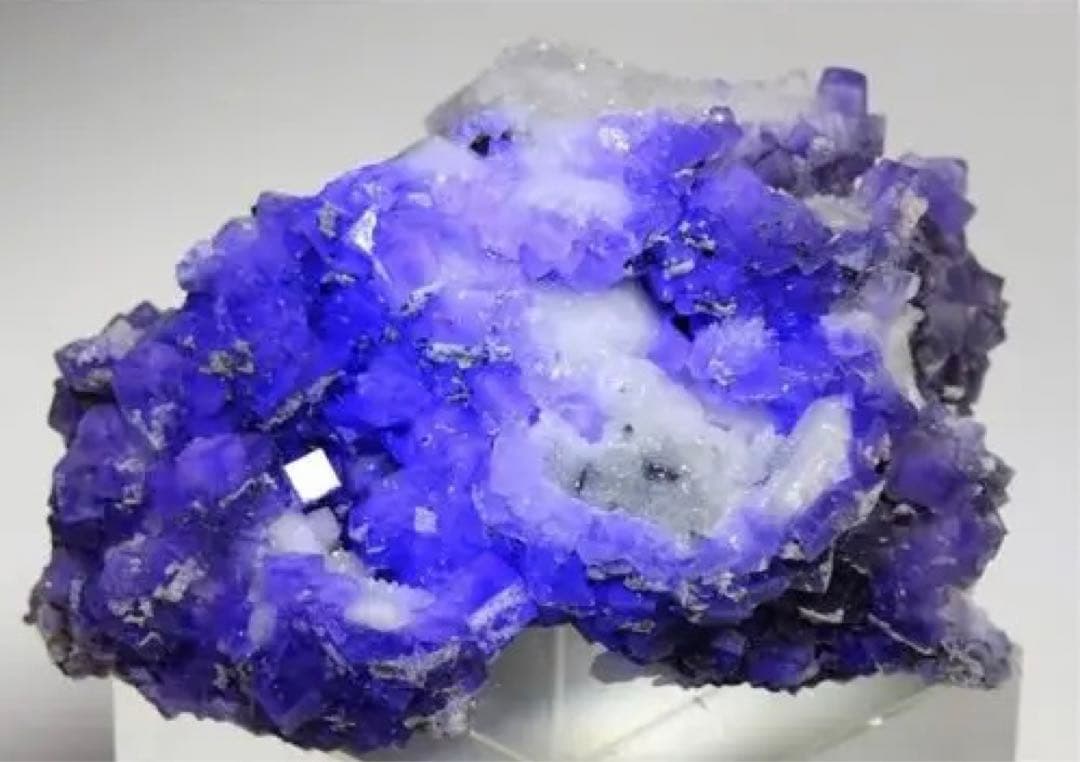 中国産　パープルフローライト　蛍石