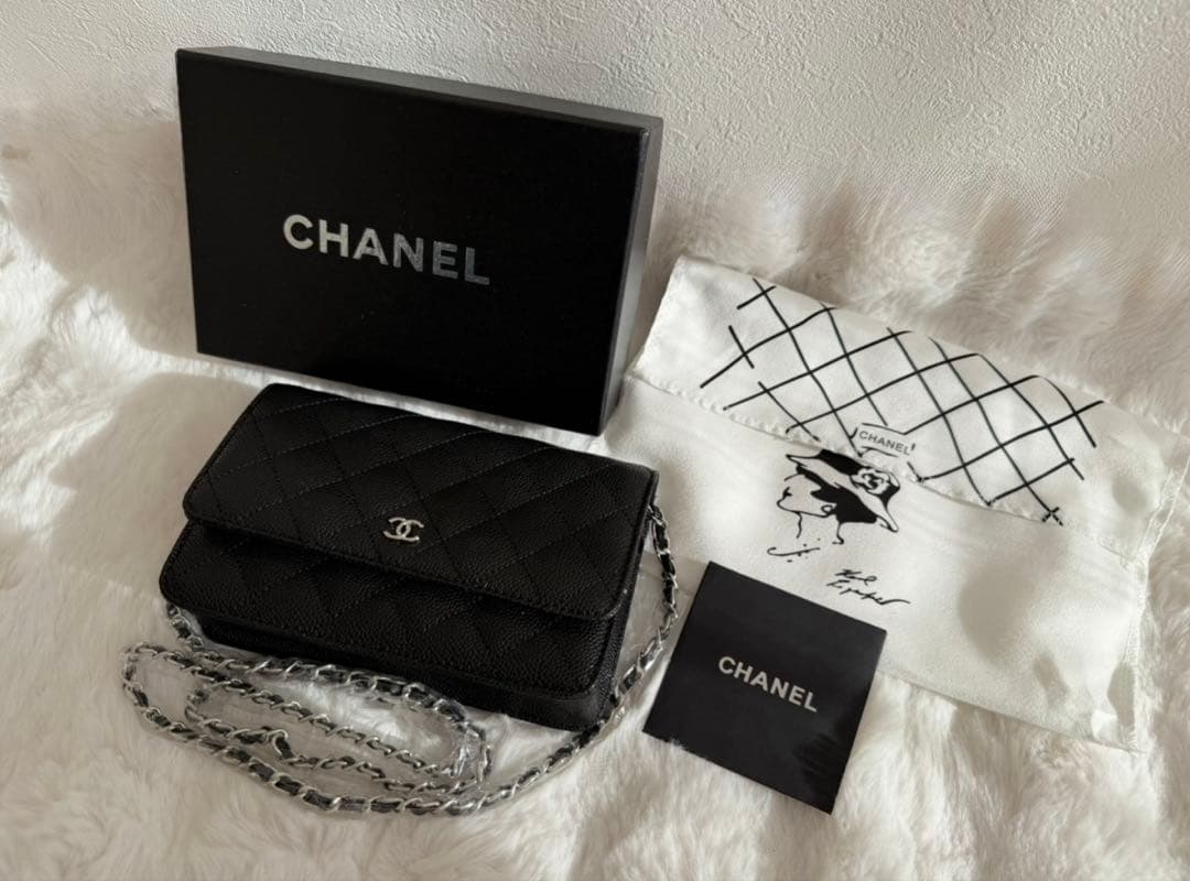 CHANEL チェーン　ショルダーバッグ ブラック　シルバーチェーン