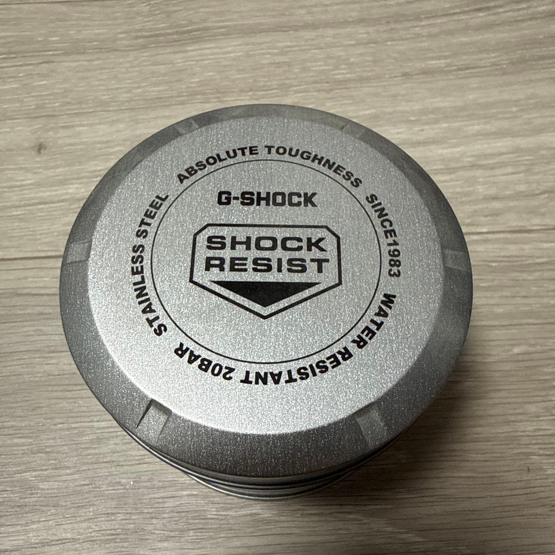 G-SHOCK DW-5600 シルバー/ブラック