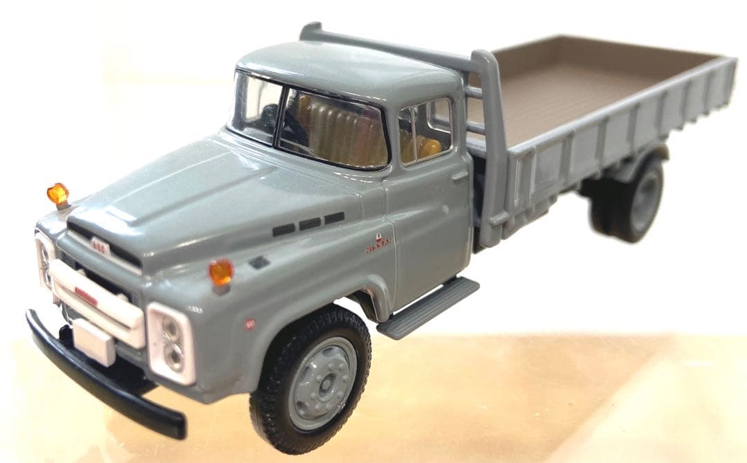 トミカリミテッドビンテージLV-73aニッサンディーゼル680型高床平荷台