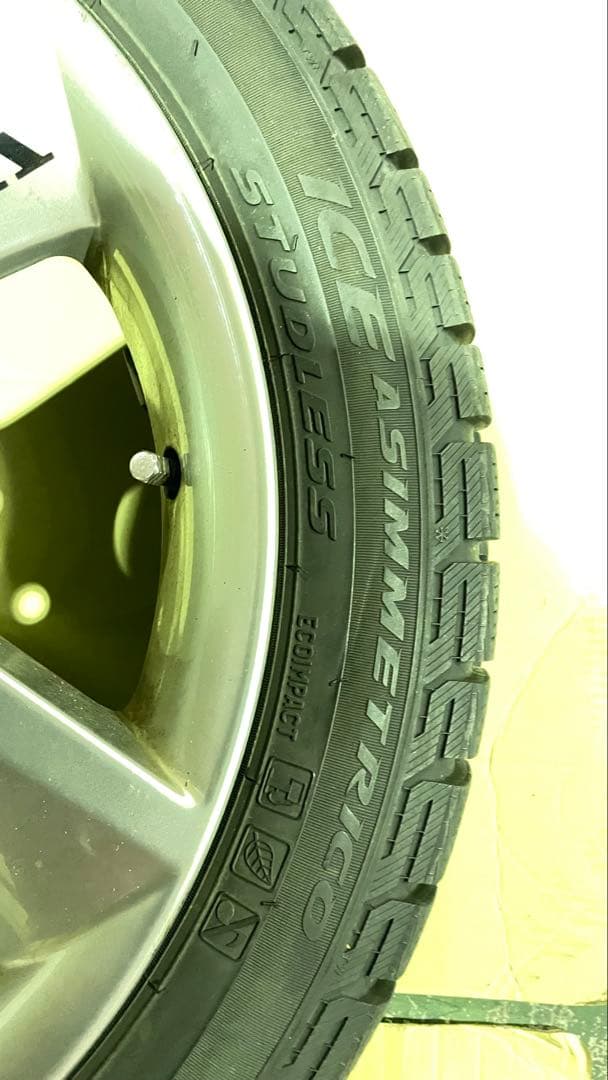 VOLVO 18インチ スタッドレスタイヤセット