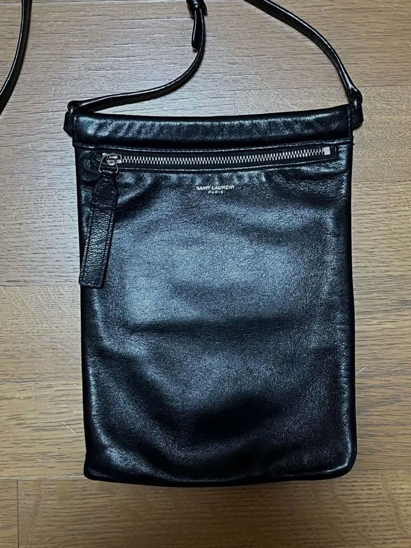 Saint Laurent サンローラン レザーショルダーバッグ　黒