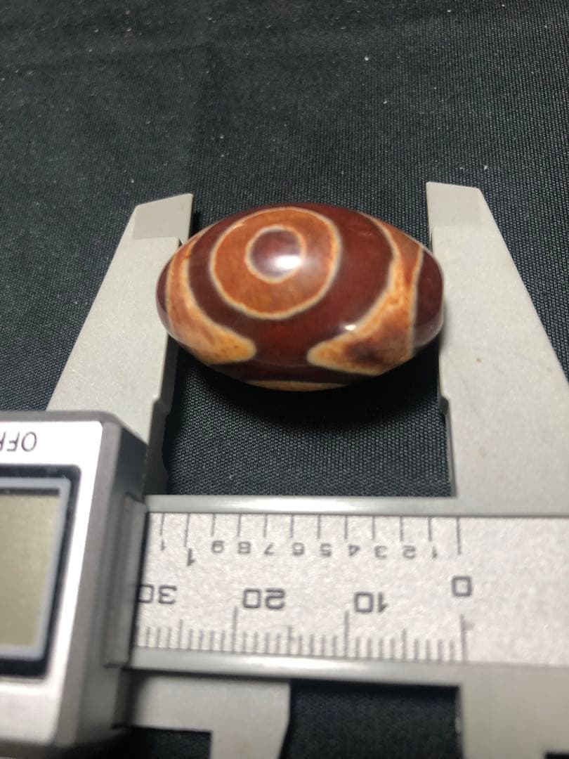 ペー、秘蔵上肯紅天珠‼️西蔵老礦紅玉髄米粒型虎牙三眼天珠