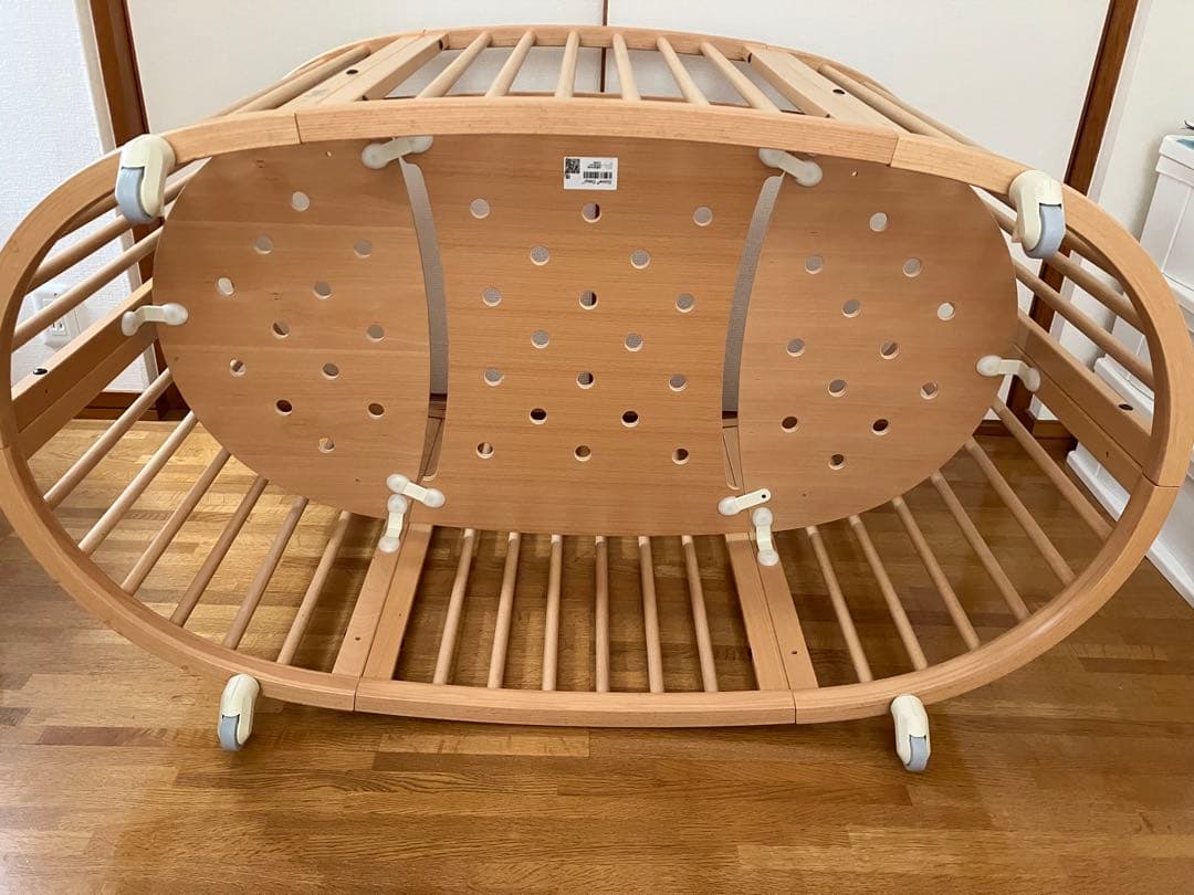 ストッケベビーベッド2パターン、ホワイトマットレス付き（２パターン）