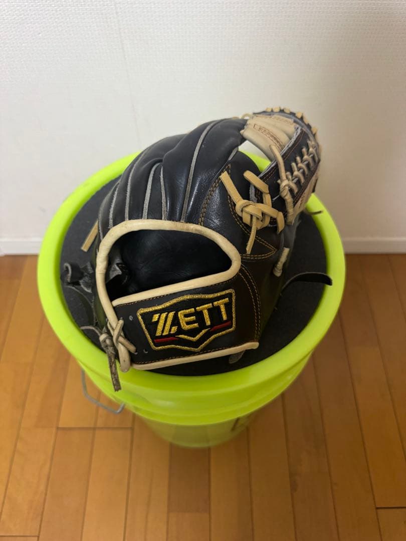 ZETTプロステイタス　硬式内野手用　吉川モデル　美品‼️