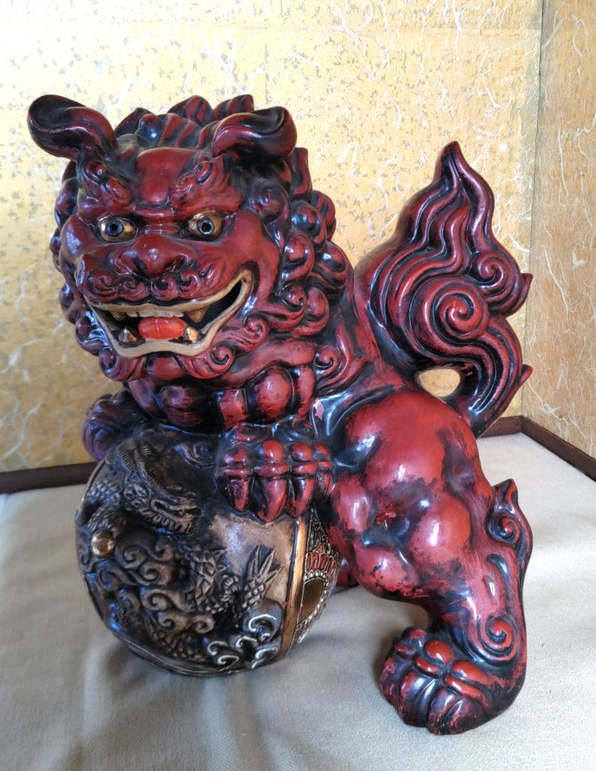 九谷焼　玉獅子置物