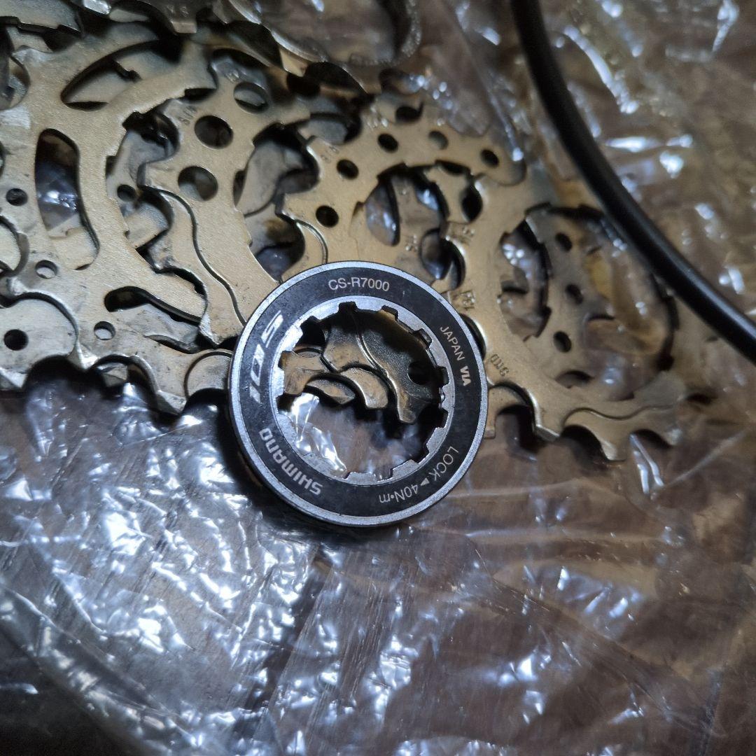 Shimano 105 R7000ブレーキ シフター セット付属あり！