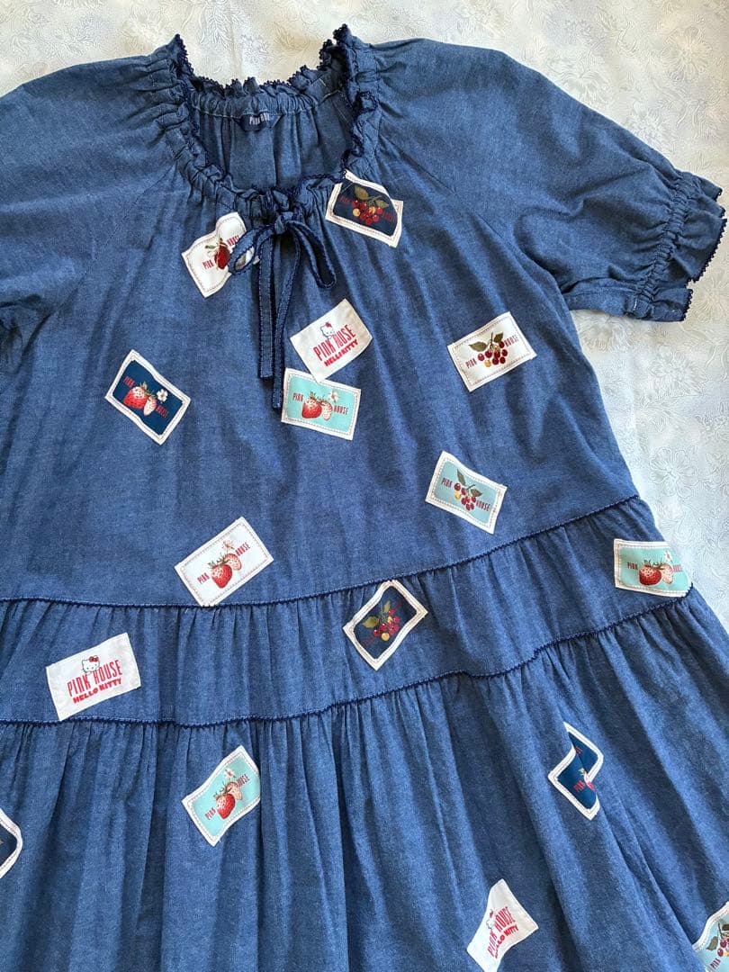 ピンクハウス❤️【美品】キティちゃんコラボのワッペンがたくさんミディ丈ワンピース❤️