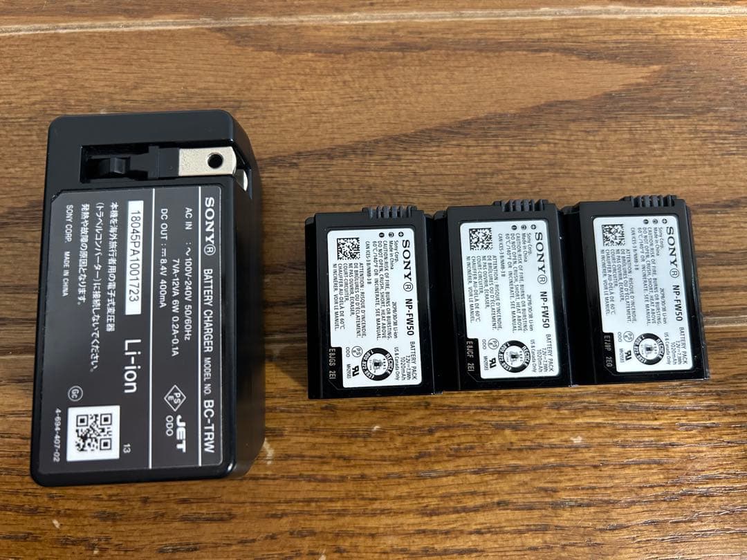 【付属品多数】SONY α6300 デジタル一眼レフカメラ