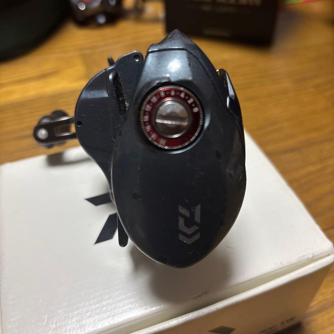 16ジリオン　7.3 右