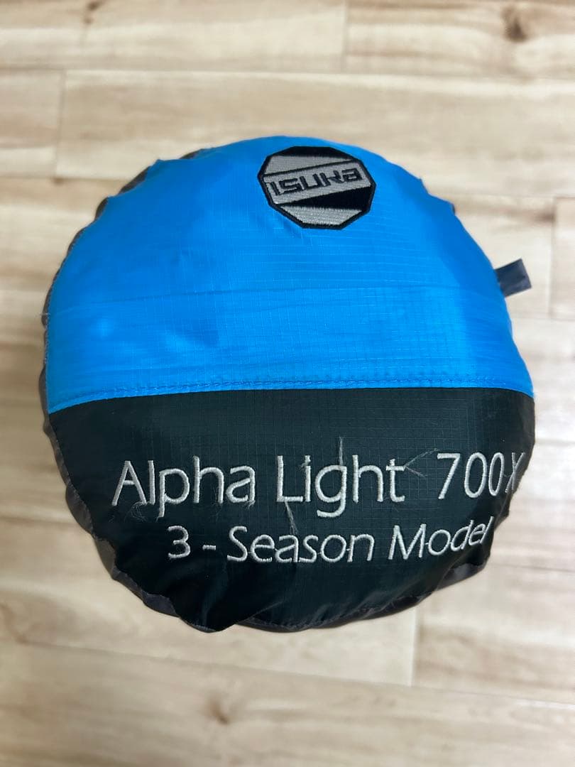 ISUKA Alpha Light 700 X 3シーズン寝袋