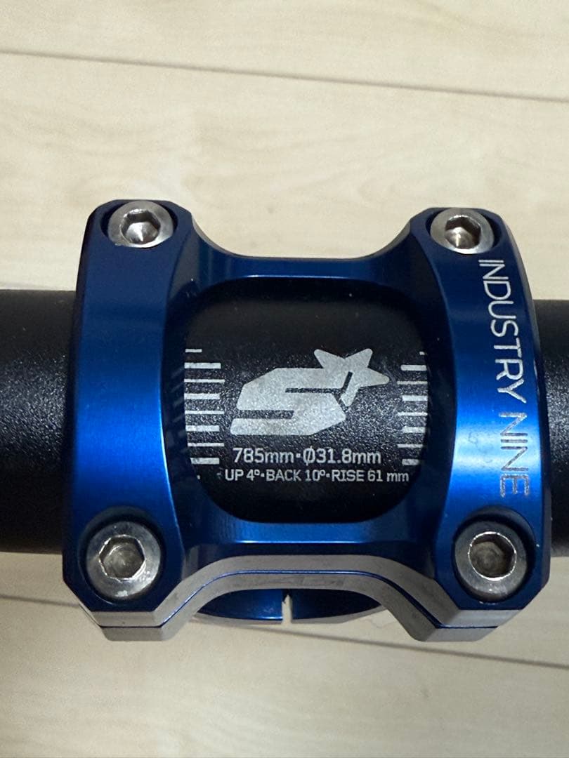 INDUSTRY NINE ステム 78mm + PNW グリップ