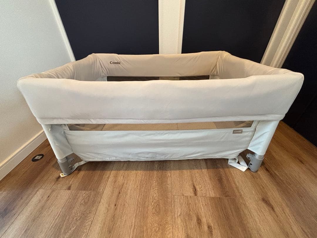 Combi コンビ すくすやトモネル　ベビーベッド　コンパクト