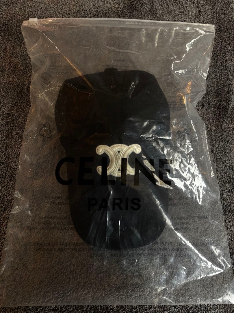 CELINE ブラックキャップ