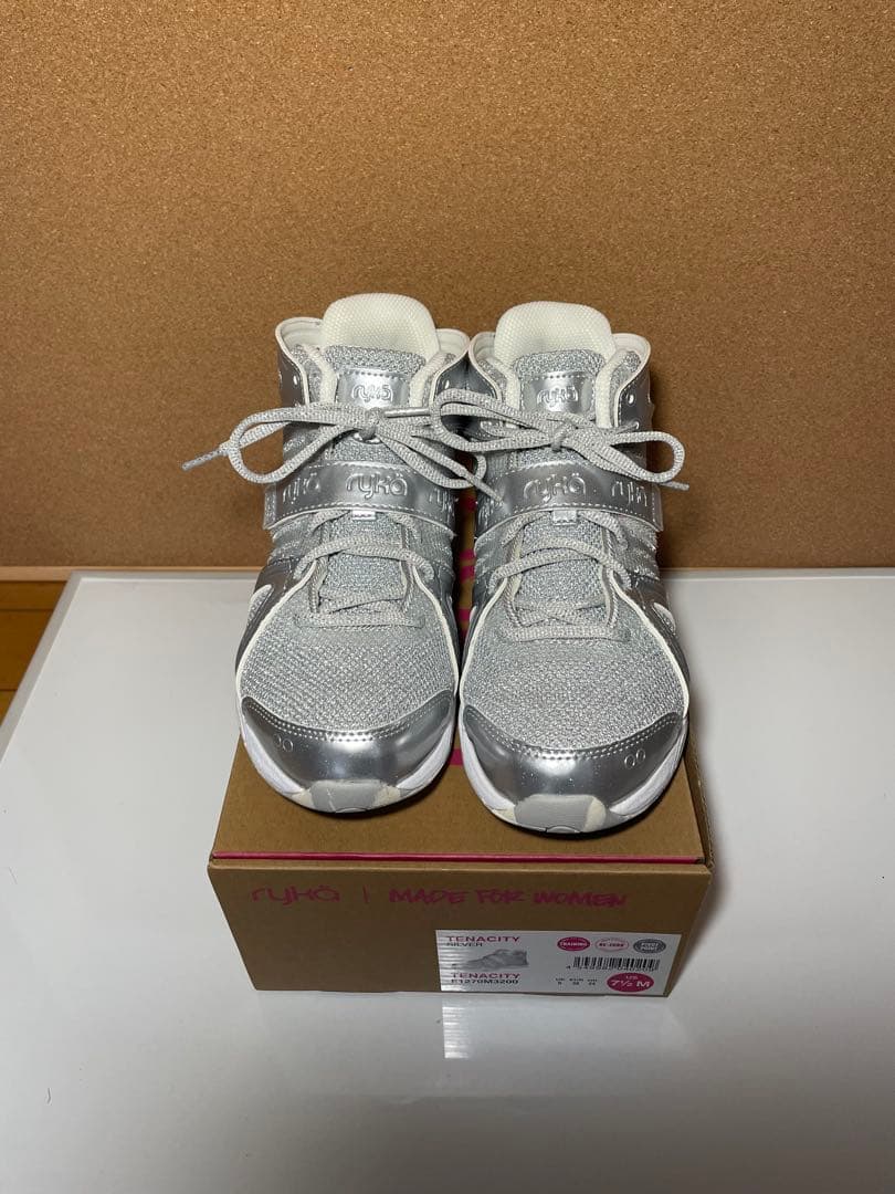 あ*こ様 ryka TENACITY24.0〜24.5