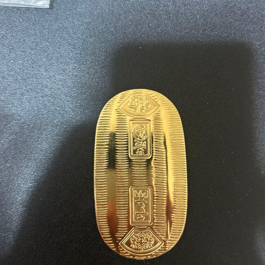 金色模様入りコレクションアイテム 約10cm 22g,21g 2個