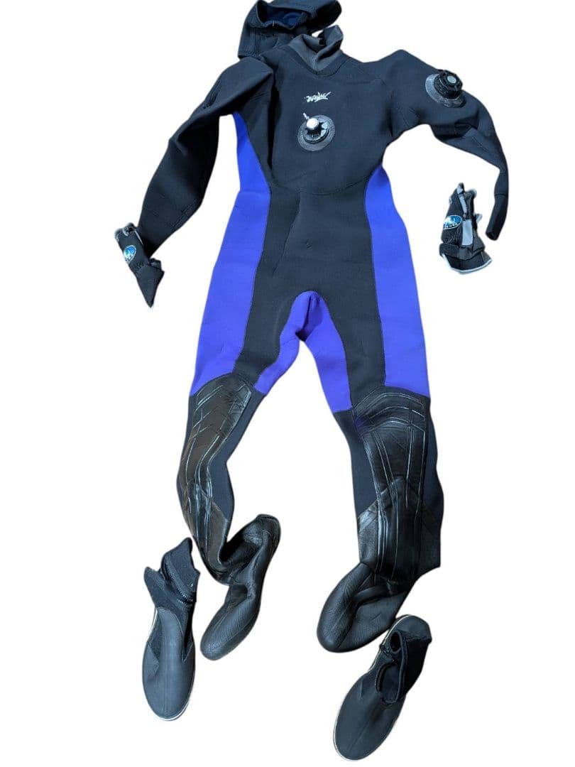 ダイビングスーツ