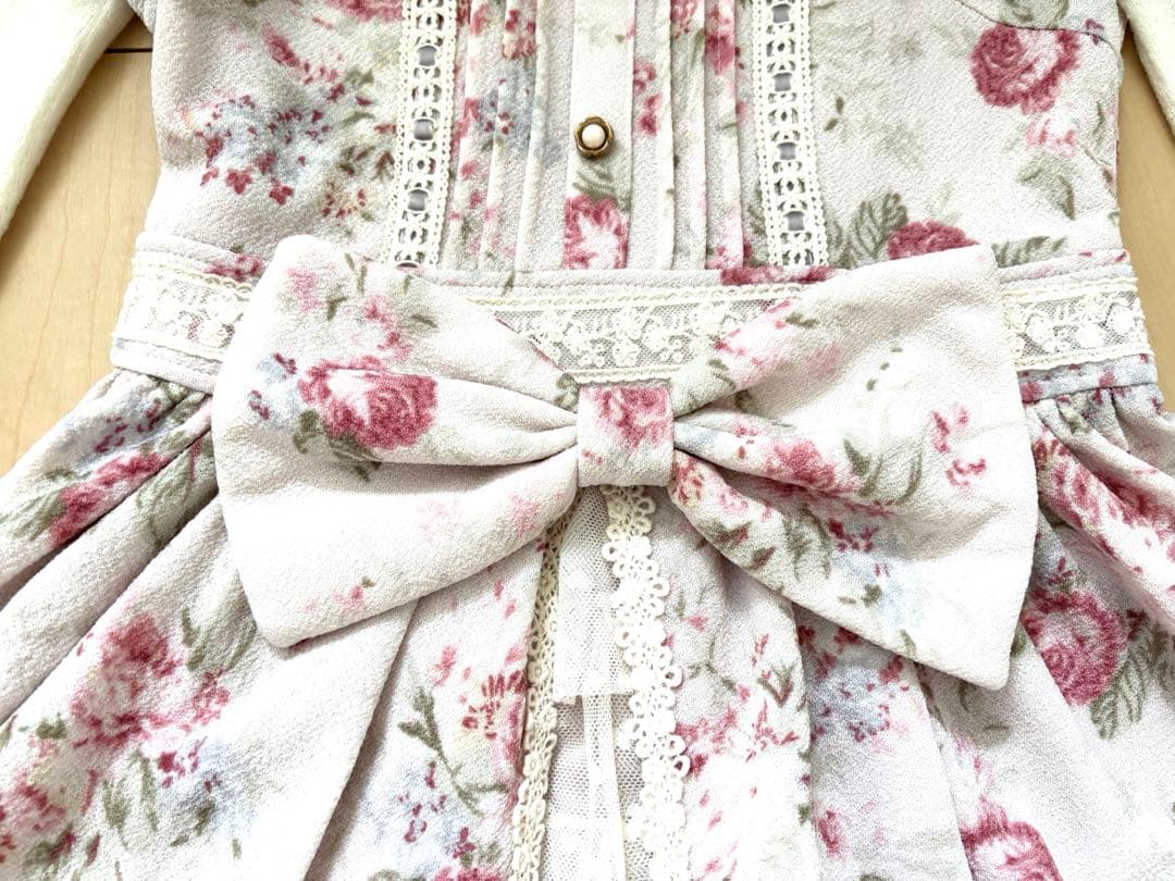 リズリサ　ビッグリボン付き　レース襟　薔薇　花柄　長袖ワンピ