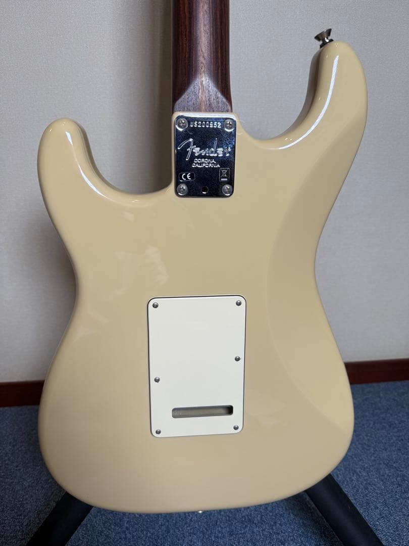 Fender 限定ストラト希少 ! 限定ローズネックモデル