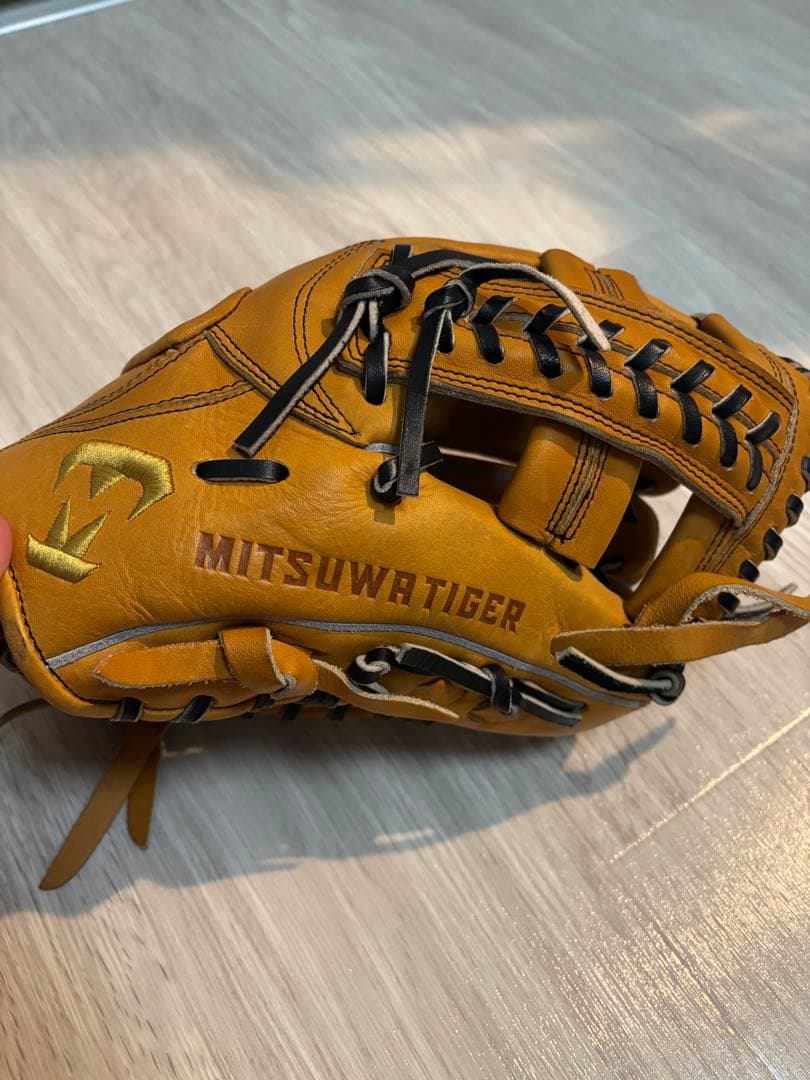 MITSUWA TIGER 軟式グローブ REVOLTA ブラウン