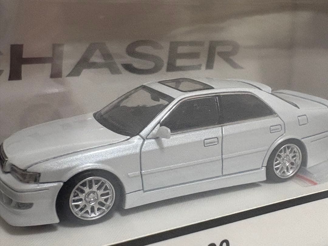 週末価格《新品箱付》1:64 トヨタ チェイサー ミニカー