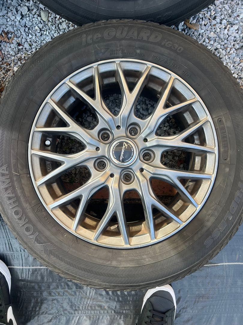 スタッドレス　YOKOHAMA アイスガード 15インチ ホイールセット