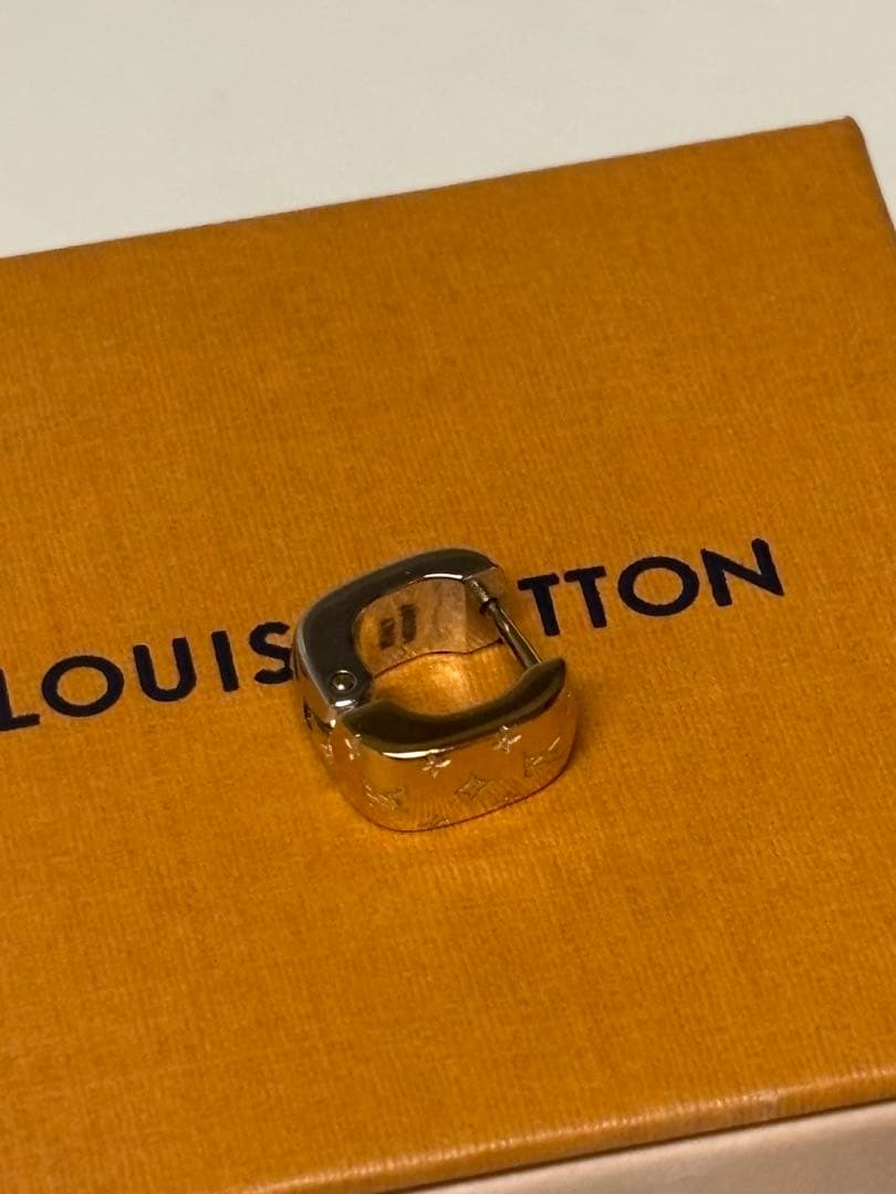 sugi yasu ルイヴィトンピアス 片耳