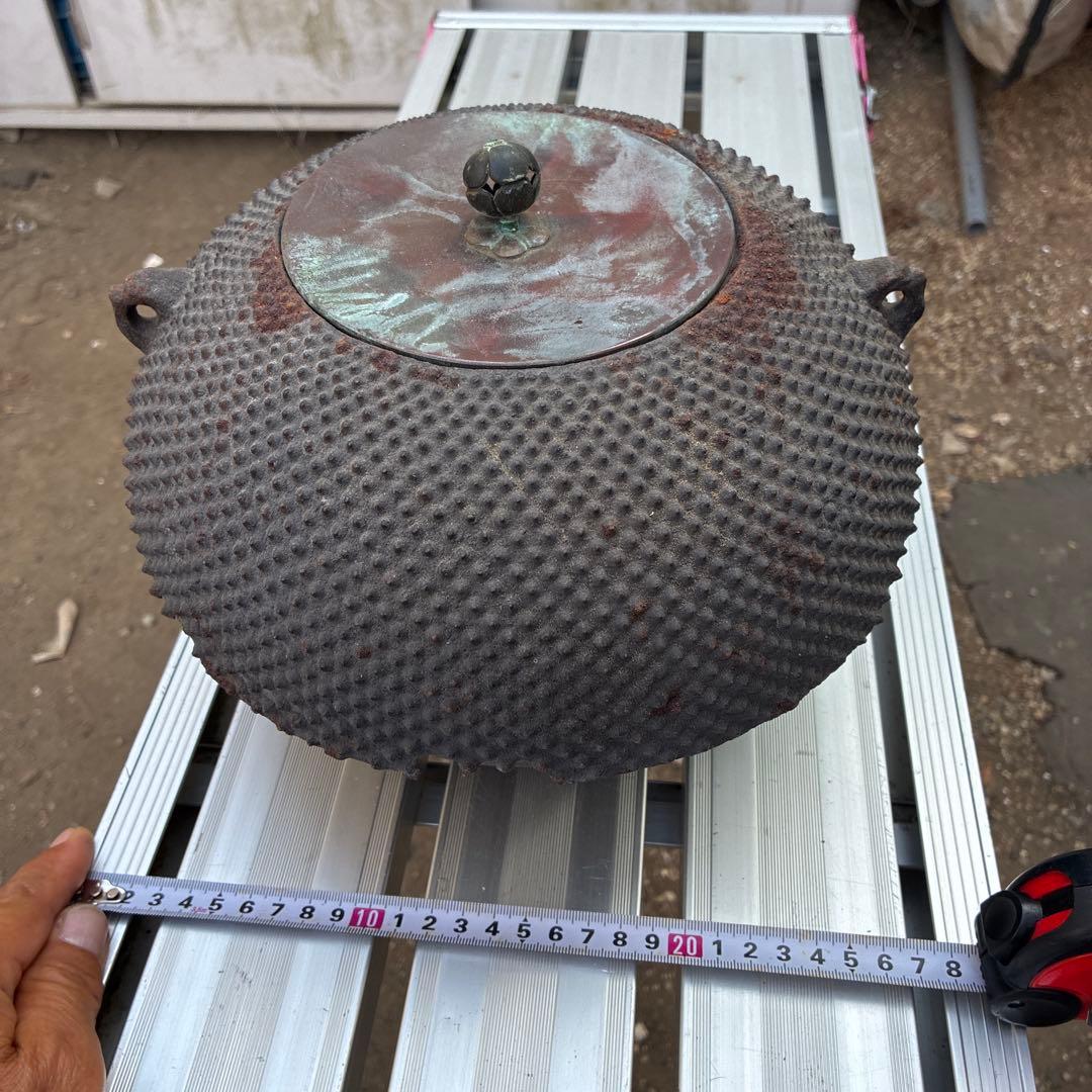 風炉釜 アラレ鉄釜 金属工芸 鐶付 釜鐶 茶道具 炭道具 茶釜 時代物 レトロ