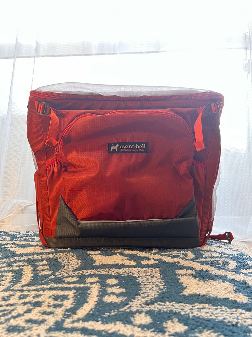 最新型 ドッグキャリングパックL モンベル　ペットリュック