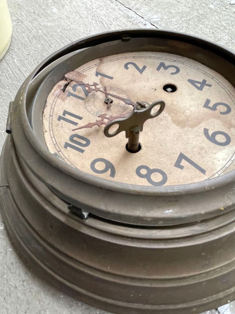 すごく古い時計