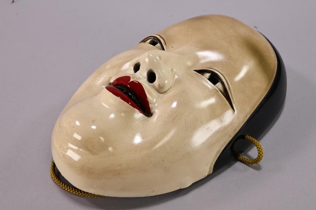 時代 古面　木彫彩色能面「小面」縦21cm　女面 お歯黒 能楽面　BK127