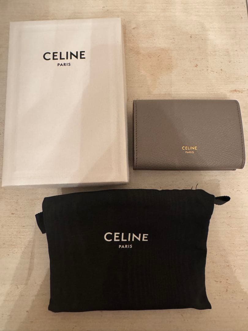 【MI】CELINE グレー レザー 名刺入れ＋アイアム 香水