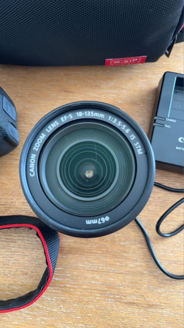 Canon EOS Kiss X7i　カメラ　レンズ　ブラック　キャノン