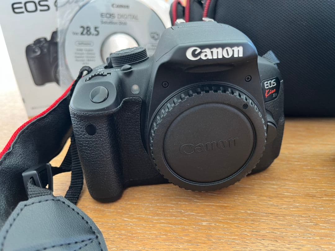 Canon EOS Kiss X7i　カメラ　レンズ　ブラック　キャノン