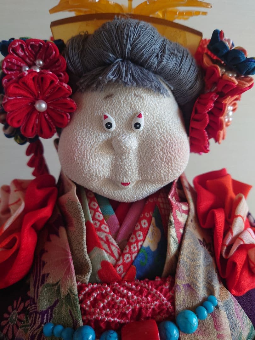 [即購入可能] 創作人形 ぶす姫 ブス人形 縮緬 ちりめん縮緬 台座 座布団付