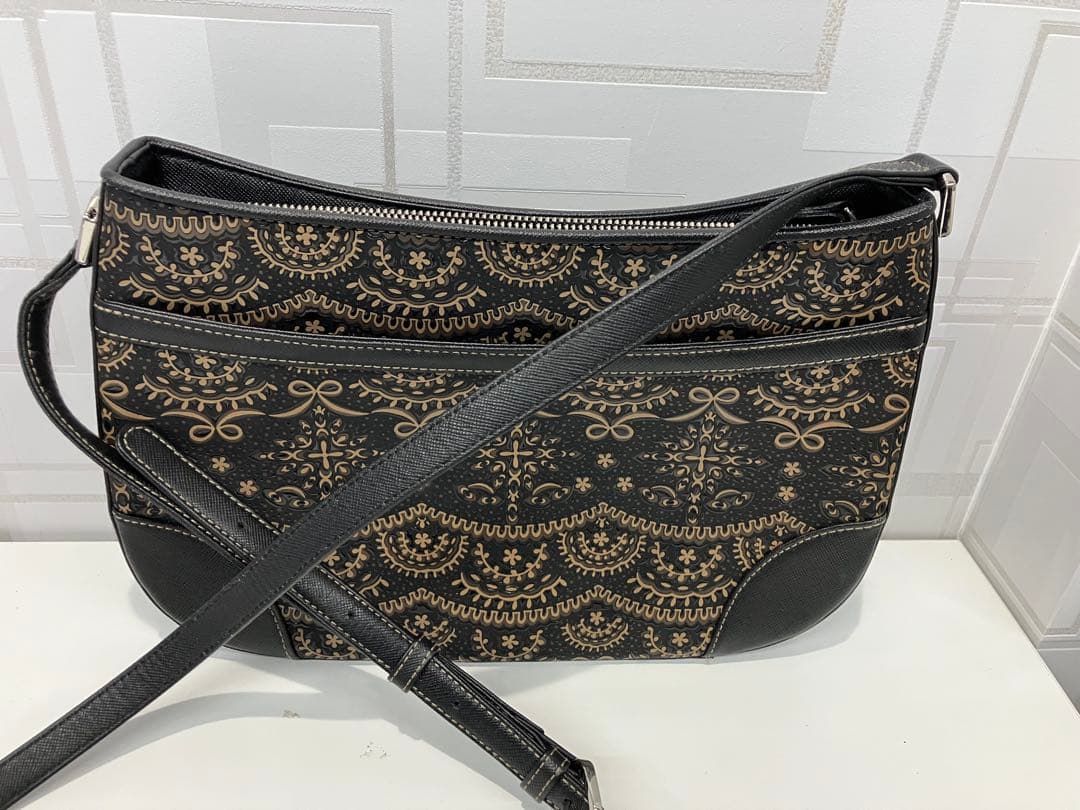 美品未使用品　印傳屋のプライデンショルダーバッグ