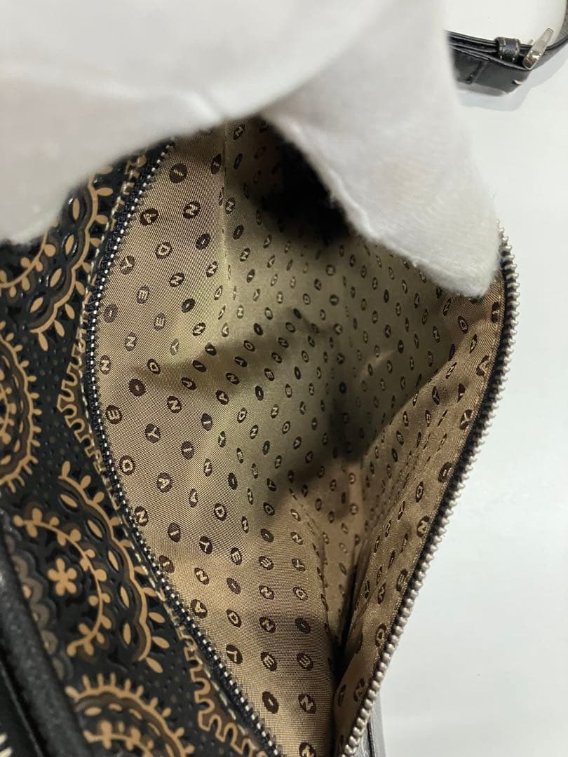 美品未使用品　印傳屋のプライデンショルダーバッグ