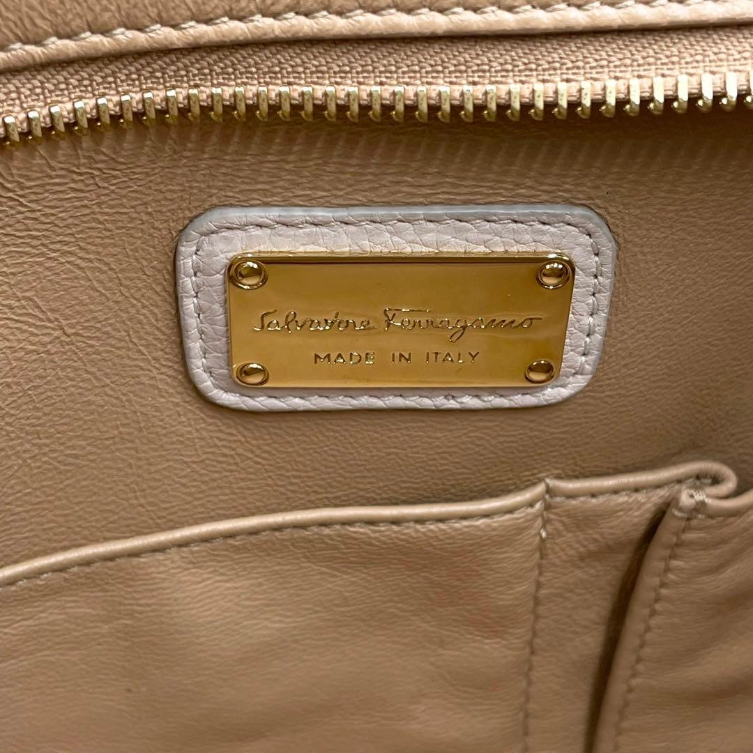 超極美品● フェラガモ ハンドバッグ ソフィア ガンチーニ 金具 レザー