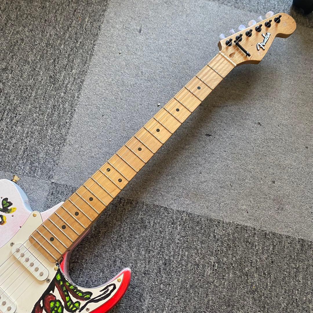 ジミヘンドリックスサイケペイントストラトキャスター！奇抜なデザインコンポーネント