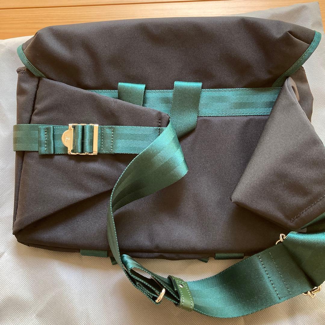 お値下げしました‼️★【美品】★Vivienne Westwood ボディバッグ