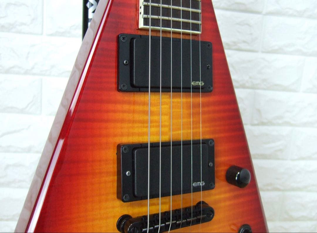 Jackson KING V KVXT CS チェリーサンバースト