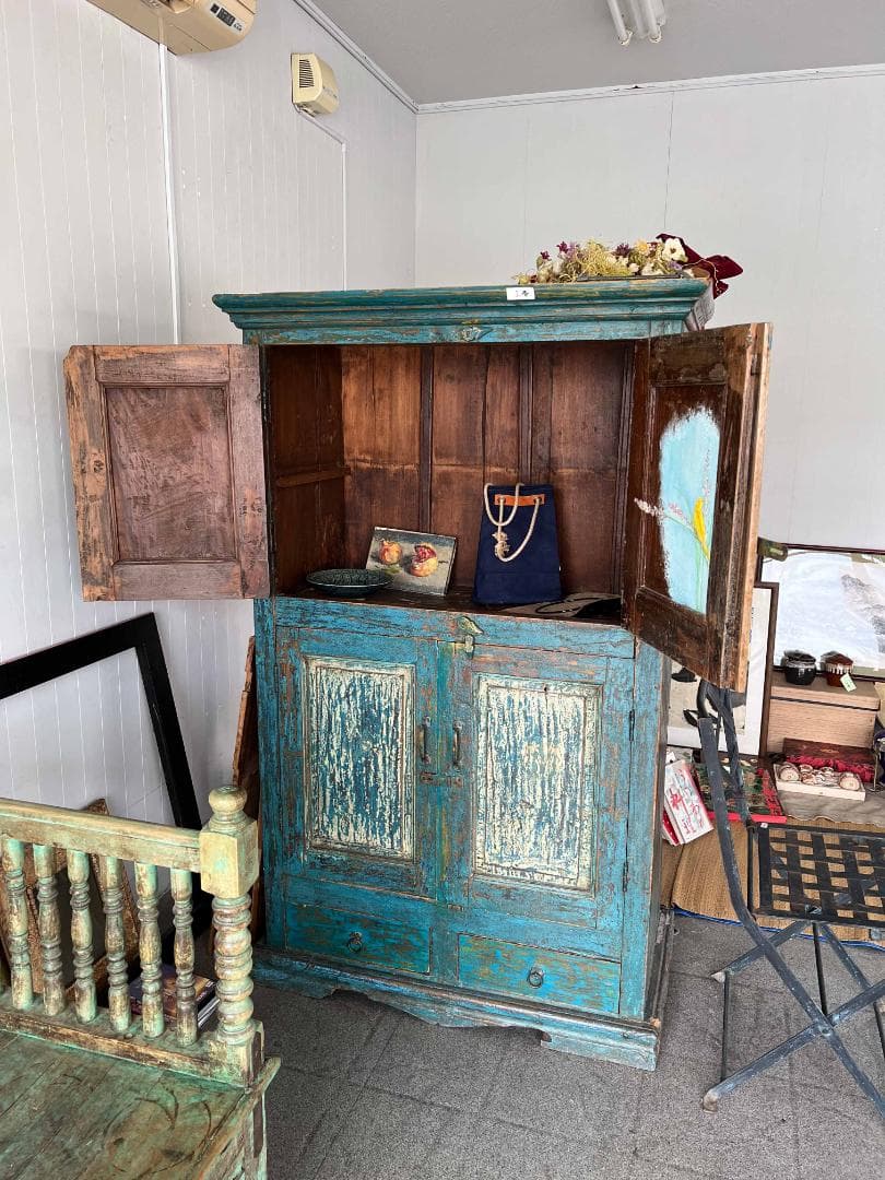 フランスアンティーク 鳥の絵が隠れたブルーキャビネット ／ 飾り棚 収納棚