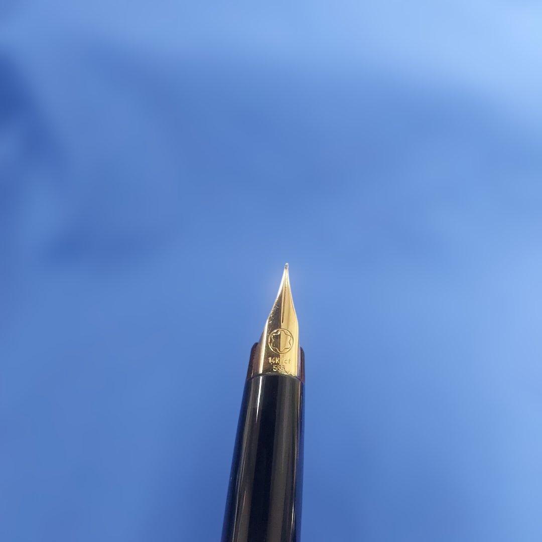 【未使用】Mont Blanc　ＣＬＡＳＳＩＣ　万年筆　ペン先１４K５８５　EF
