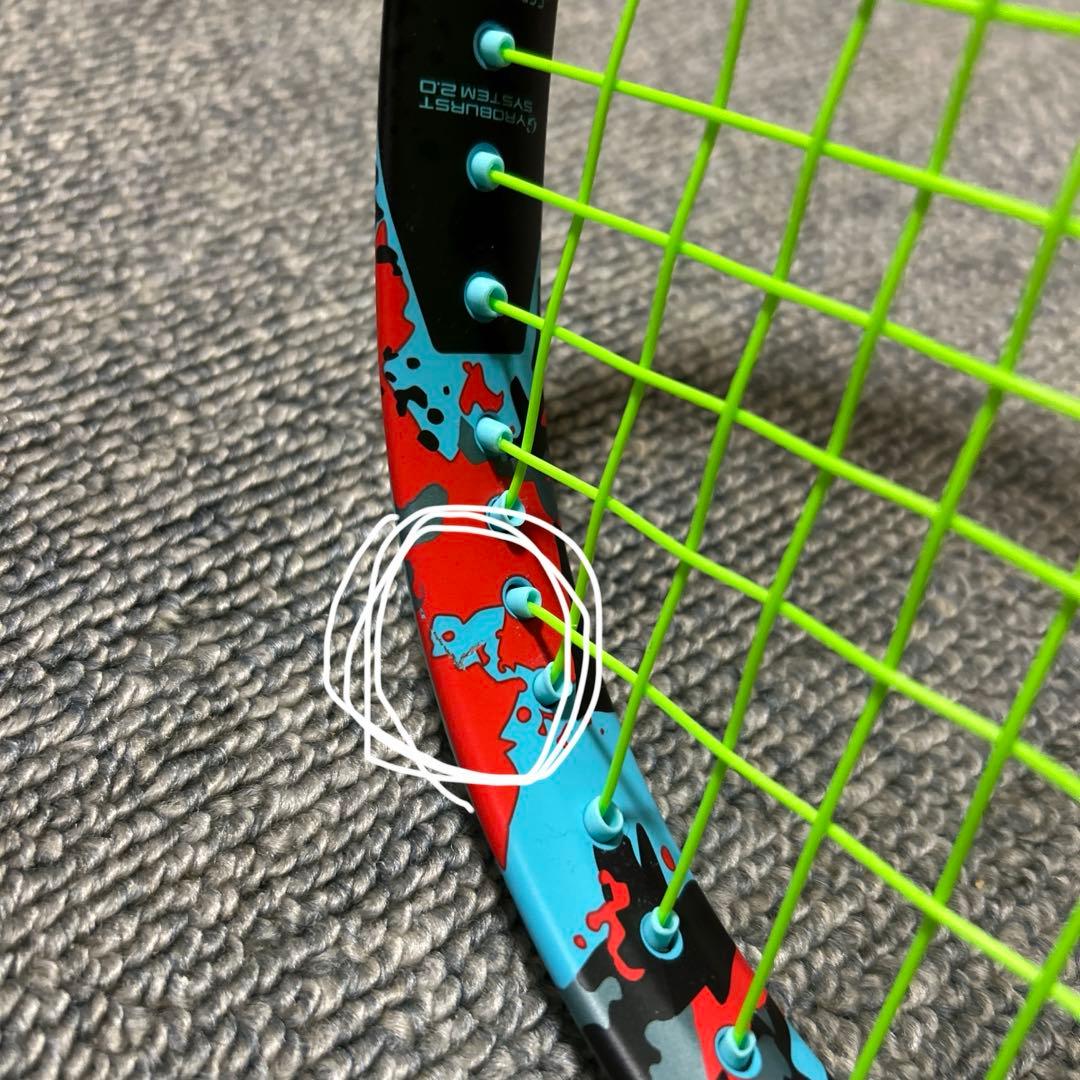 ジオブレイク70vヨネックス　少しひびがあり