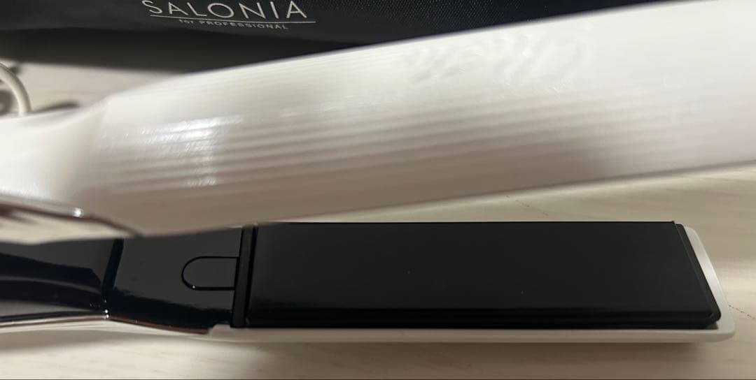 【即日発送&値下げ依頼○】Refa ストレートヘアアイロン 　 ※収納ケース付き