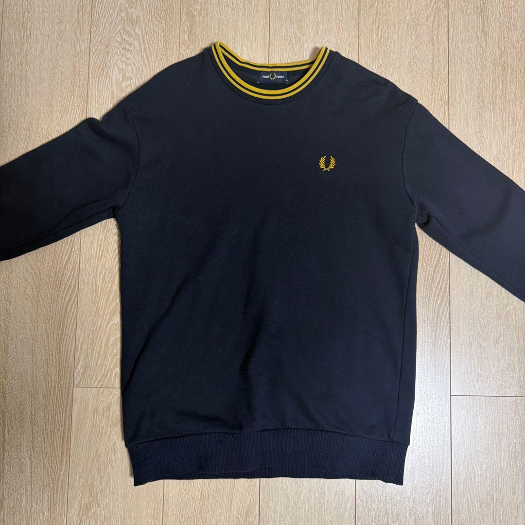 FRED PERRY ネイビー トレーナー