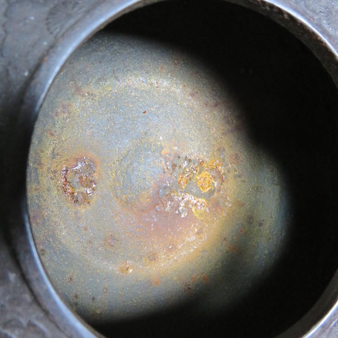 鉄瓶 花 雷文様 錆あり 鉄分補給 南部鉄器か