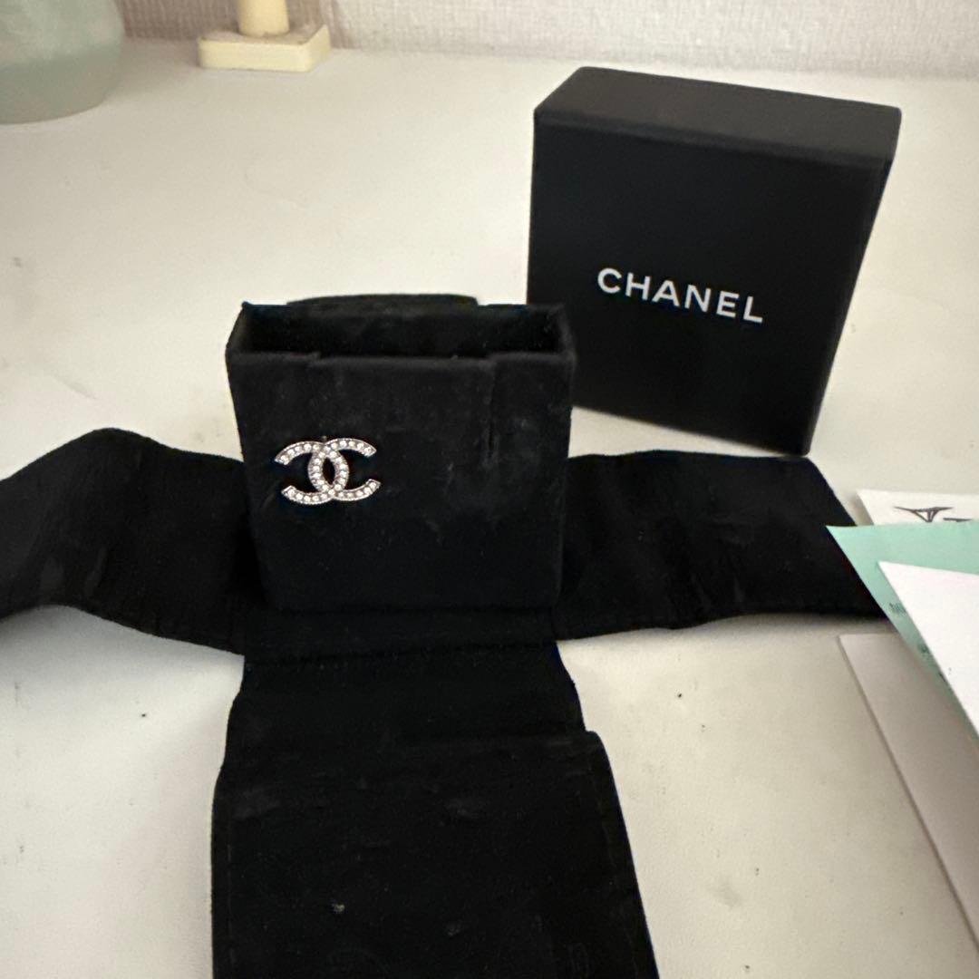 CHANEL 片耳用ピアス A15 ブラック