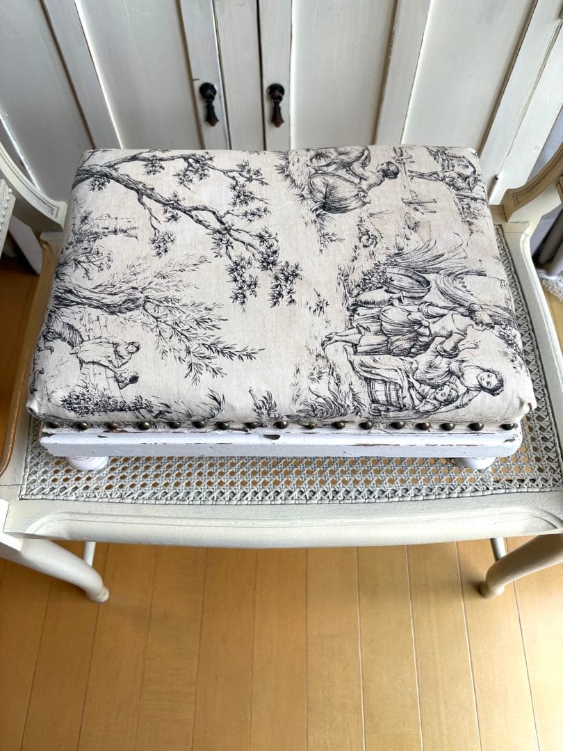 ♡ フランスアンティーク　フットスツール　トワルドジュイ　シャビーシック　牧歌的